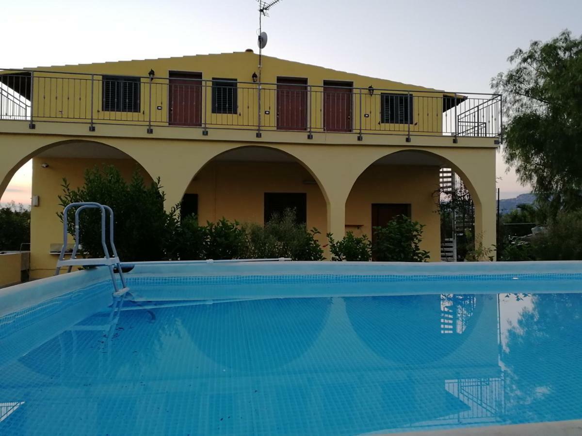 Villa Sole - Finaiti - Appartamento Per Turisti Floridia Extérieur photo