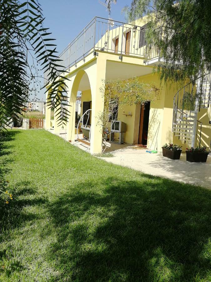 Villa Sole - Finaiti - Appartamento Per Turisti Floridia Extérieur photo