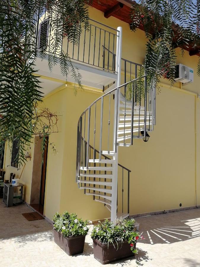 Villa Sole - Finaiti - Appartamento Per Turisti Floridia Extérieur photo